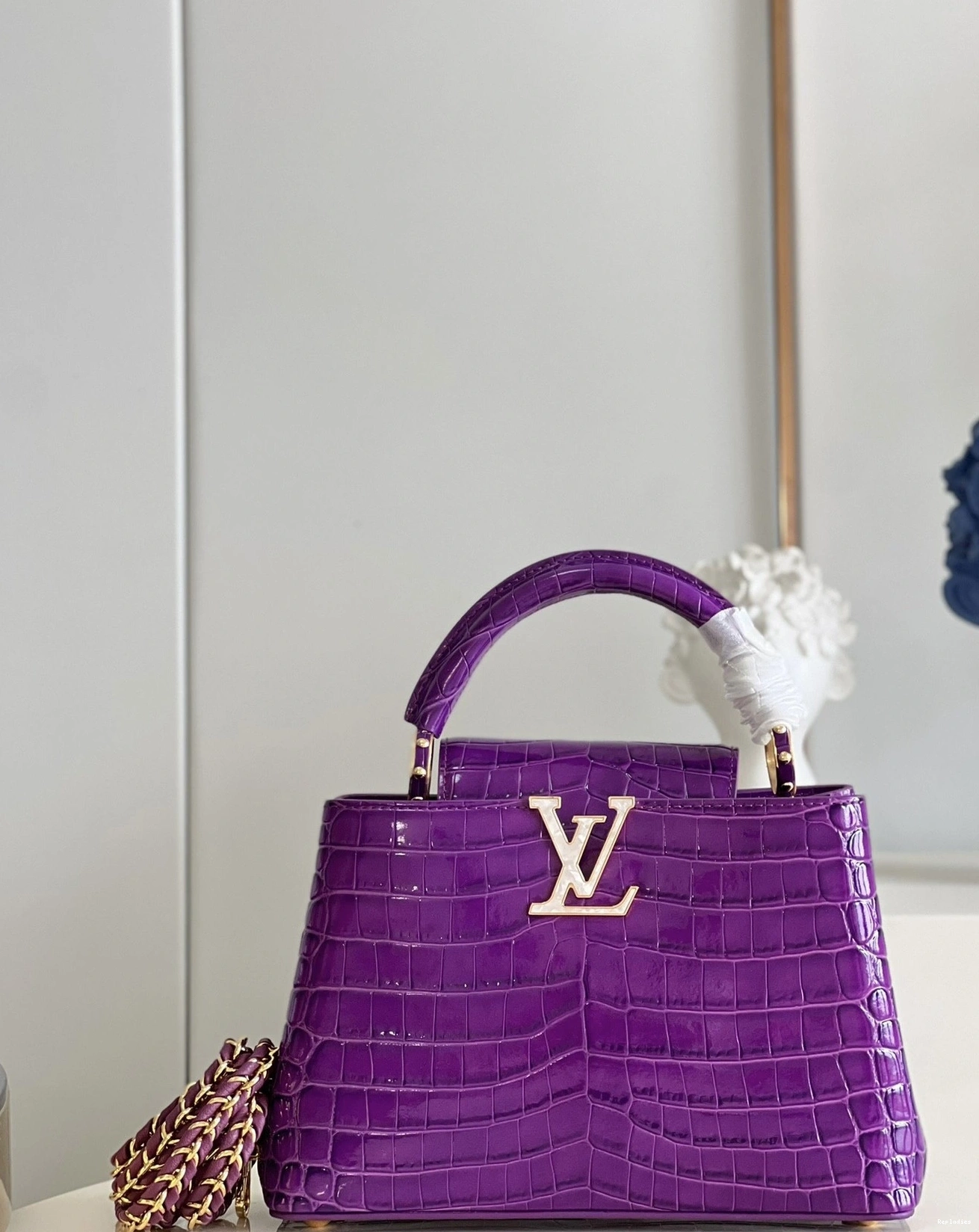 Rep ladies LOUIS BB VUITTON CAPUCINES 0810